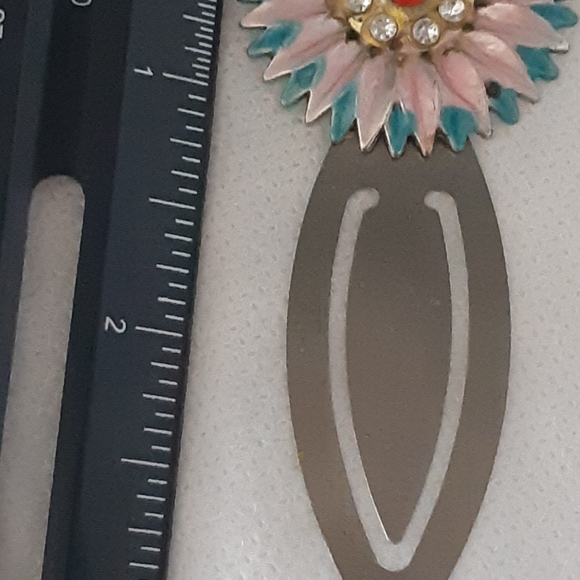 3/$25●2 bookmarks● flower and butterfly●9/10 - Picture 8 of 8